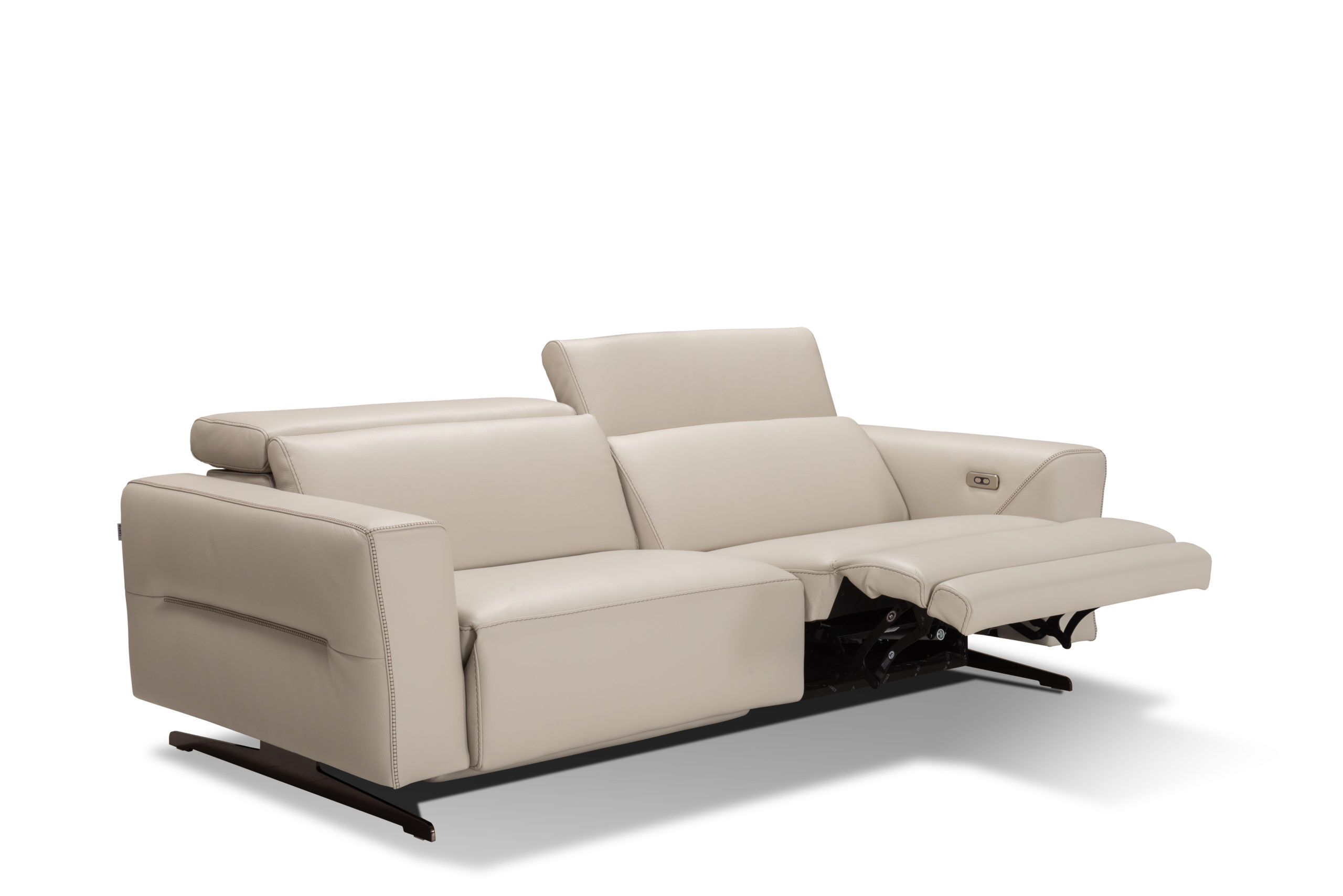 I811 Reclining Leather Sofa By Incanto, Reclining Leather Couch